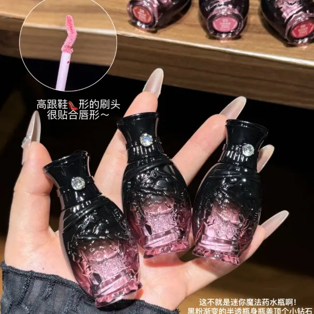 Фото Жидкая помада NEIYOU Soft Lip Glaze, не оставляющая следов и размазывания, с эффектом бархатного матового покрытия, водным блеском и зеркальным сиянием. №1