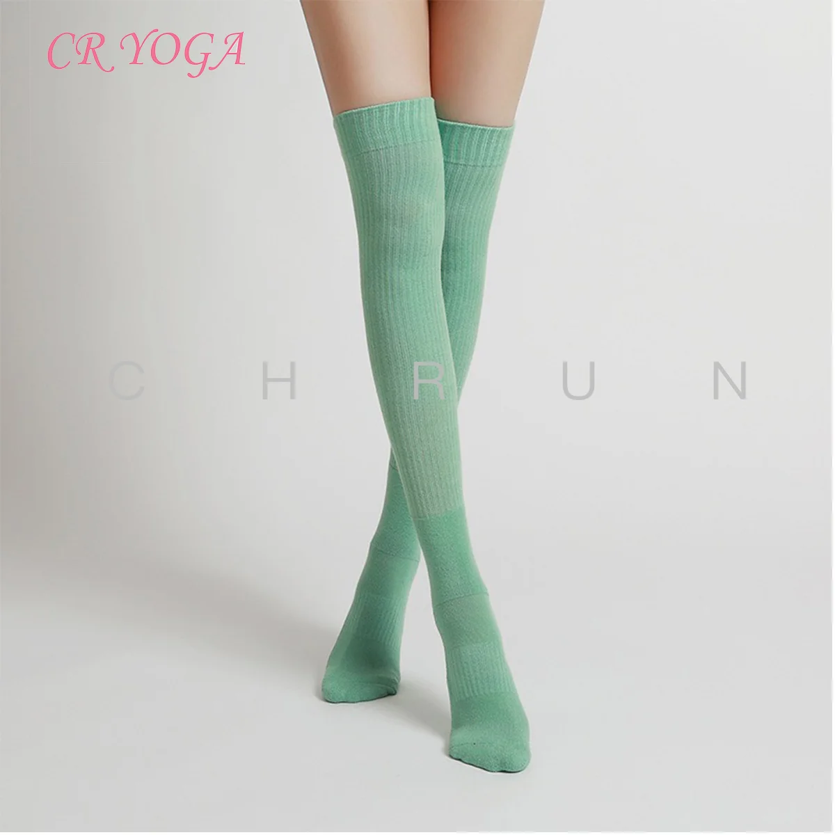 Махровые зимние носки выше колена с круглым носком в горошек для йоги теплые