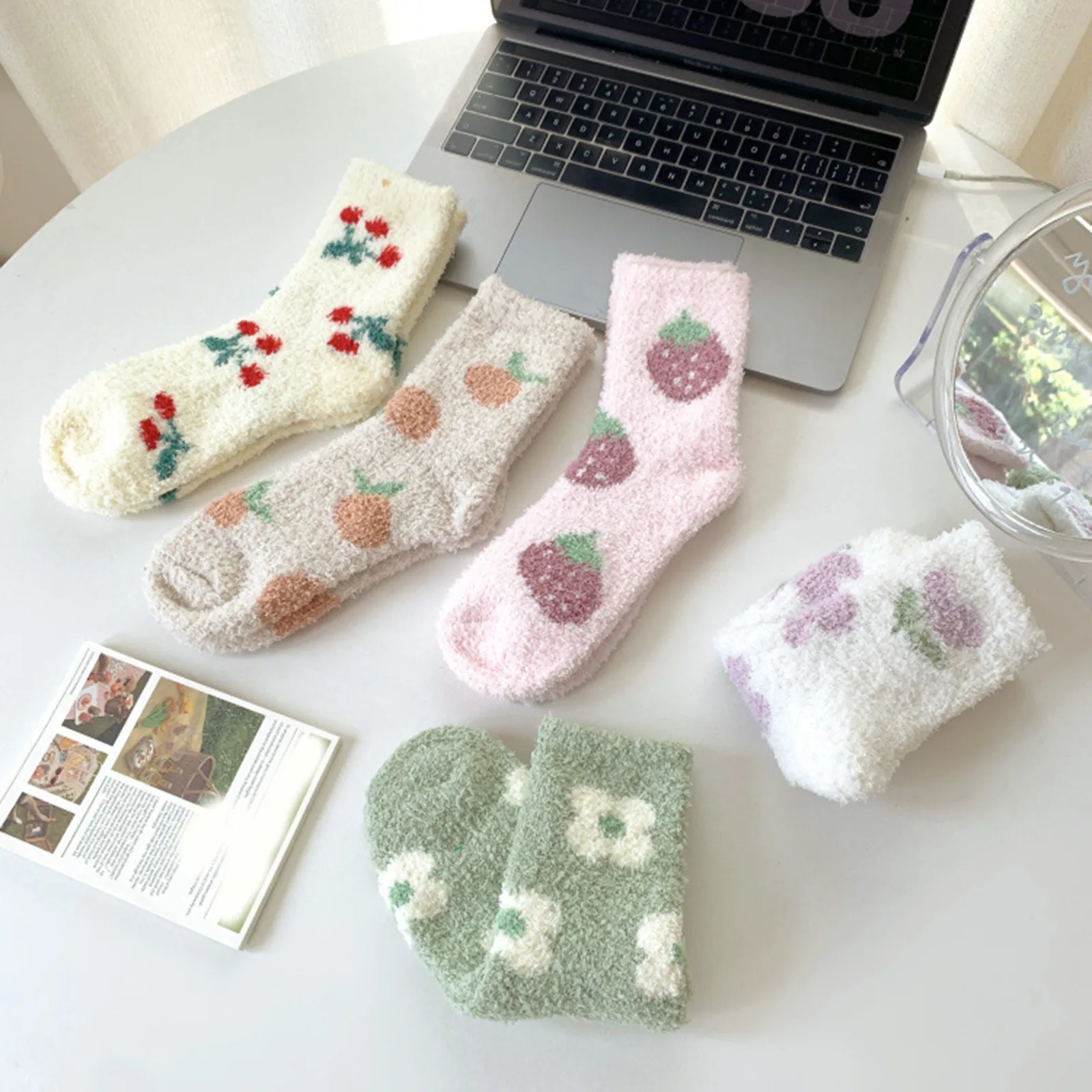 

Милые термоноски с принтом, женские носки из кораллового флиса, легкие спортивные носки, повседневные носки, зимние мягкие теплые повседнев...