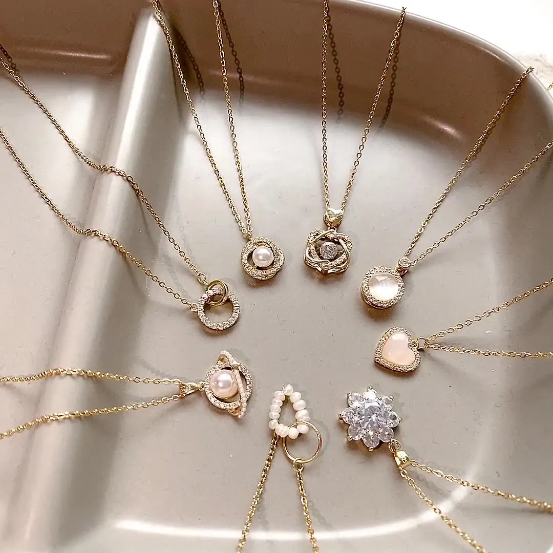 

South Korea's Luxury Titanium Steel Pearl Necklace Women's Small Number Of Senior Design Sense Ins Style Versatile Temperament