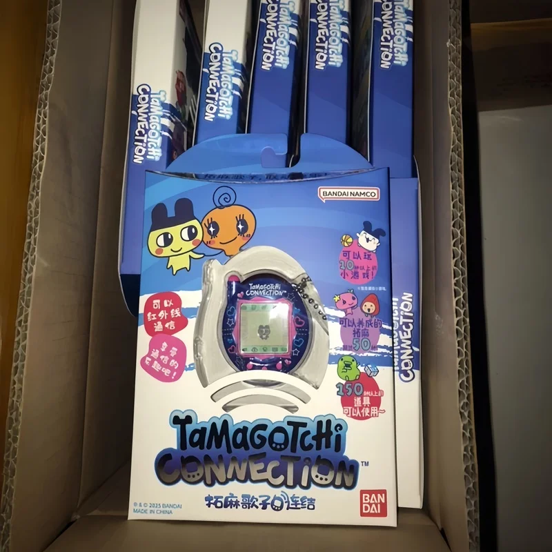 Фото Оригинальный электронный питомец Bandai Tamagotchi V3 в наличии, подключаемая версия, ностальгическая развивающая коллекционная игрушка, подарок №2
