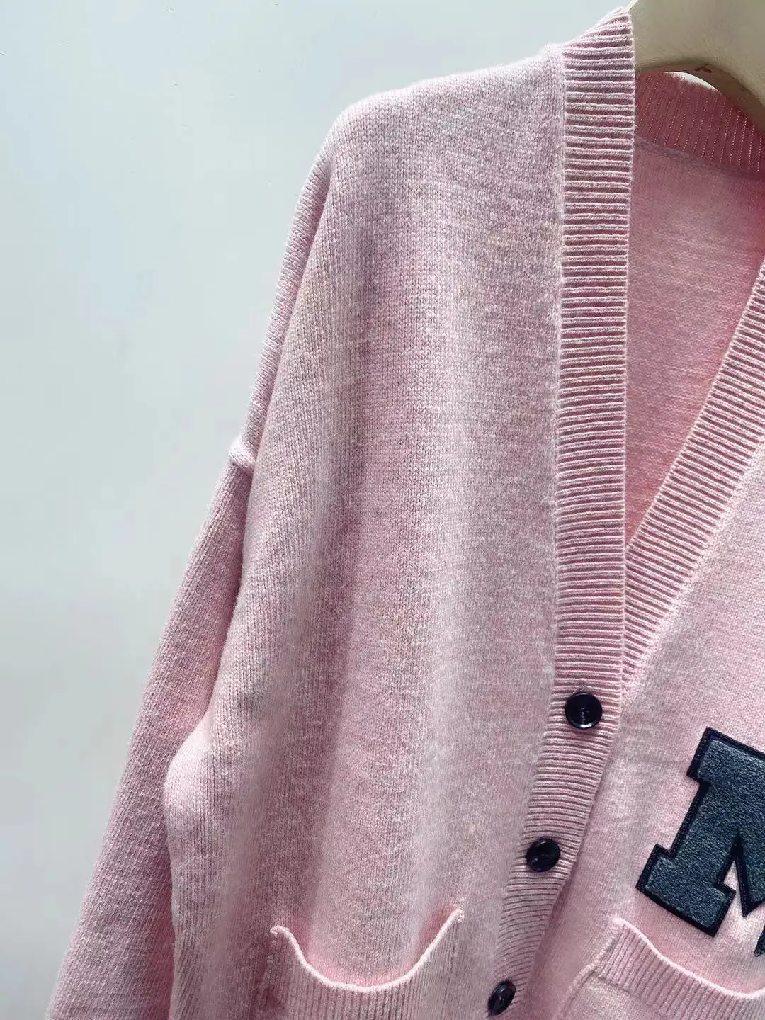 

Women V-Neck Pink Knit Cardigan Embroidered Letter Long Sleeve Ladies Single-Breasted Knitwear Female Sweater