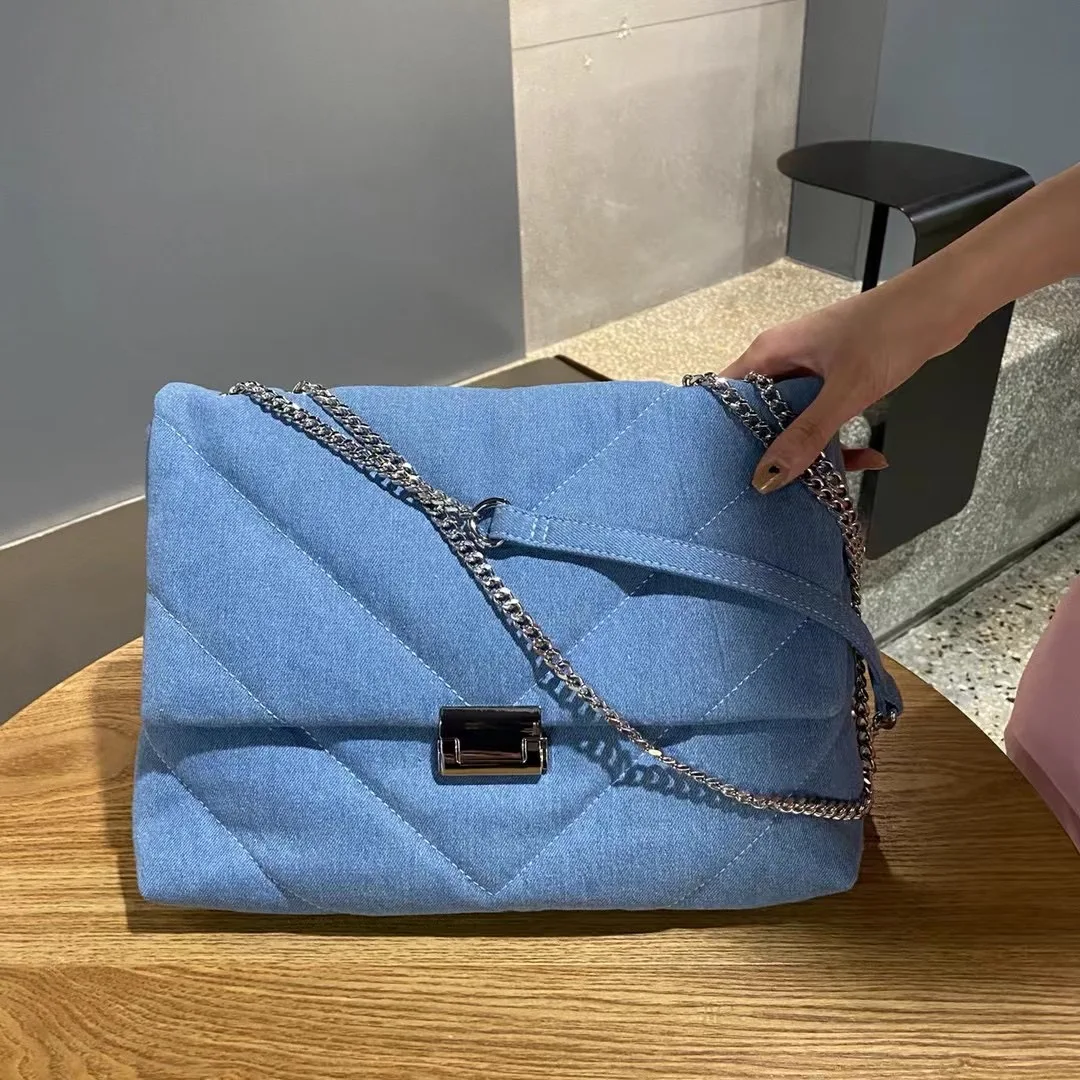 

Fashion Denim Quilted Women Shulder Bags Designer Chains Crossbody Bag Luxury Large Capacity Messenger Bag Big Flap Purses 2022