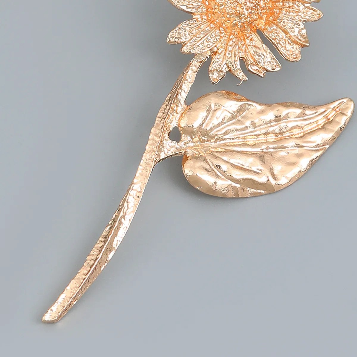 2024 новые модные женские винтажные длинные металлические серьги-капельки с