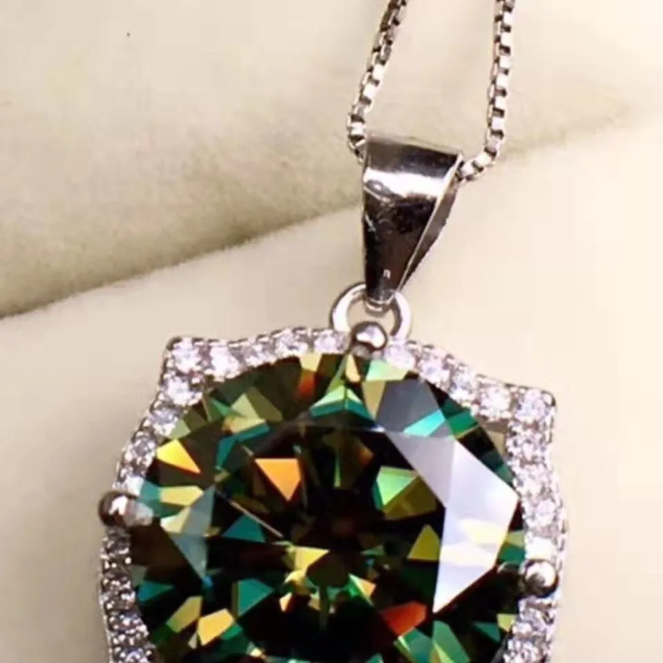 

New Design Green Pendant Men's and Women's Trendy Necklace Gifts Jewelry