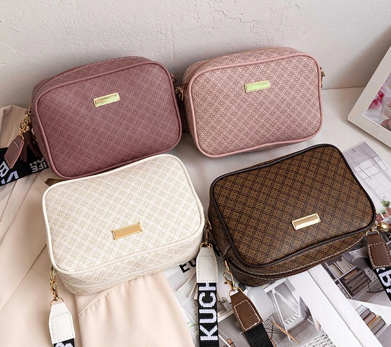 

2022 New Arrival Fashion Women's Small Crossbody Bag PU Leather Messenger Bag Zipper Handbag Purse Summer Travel Bag for Female