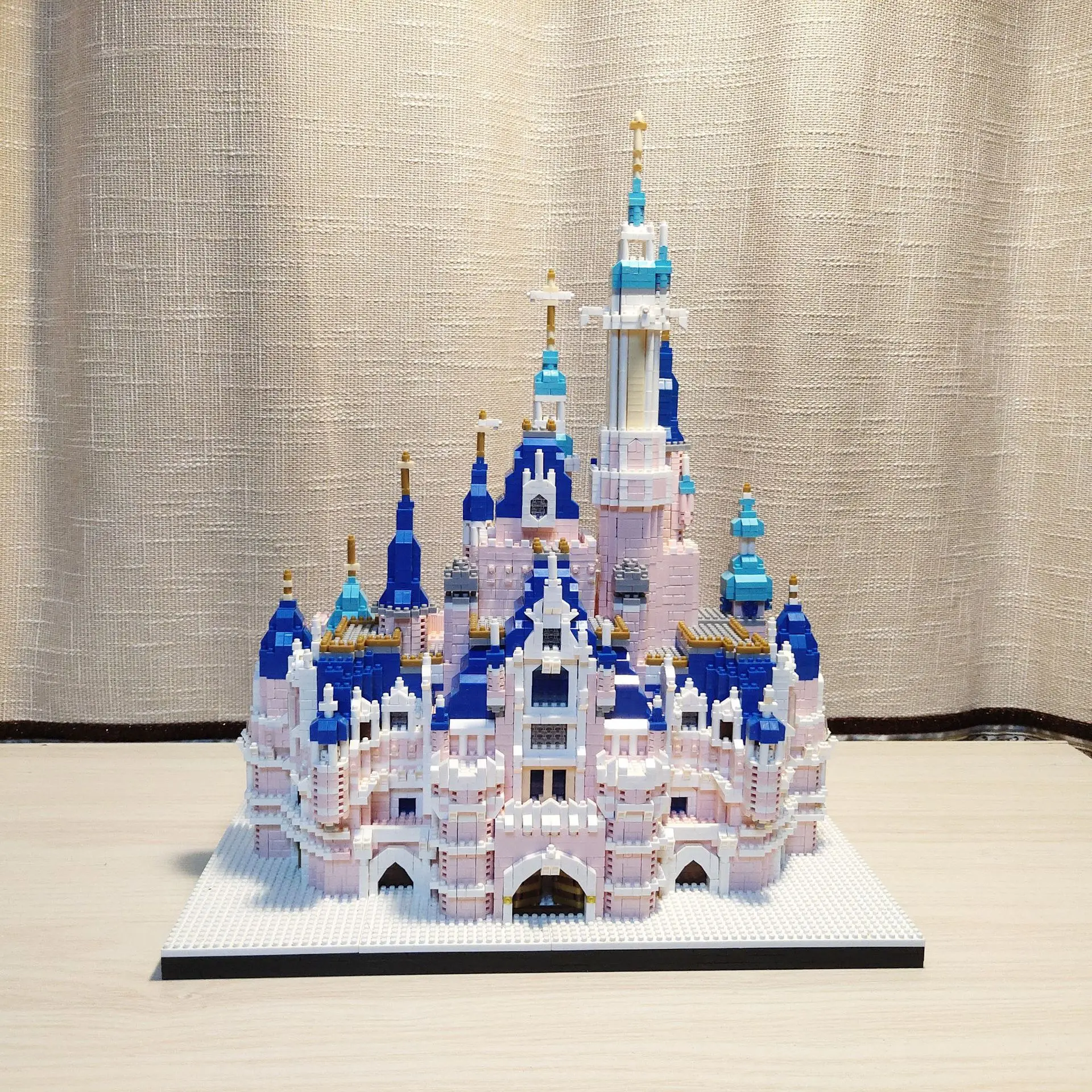 

Micro Granule Building Block Pink Castle Puzzle Decompression Toy Girl