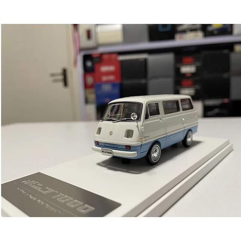 Коллекционная модель автомобиля из сплава под давлением в масштабе 1/43 для России