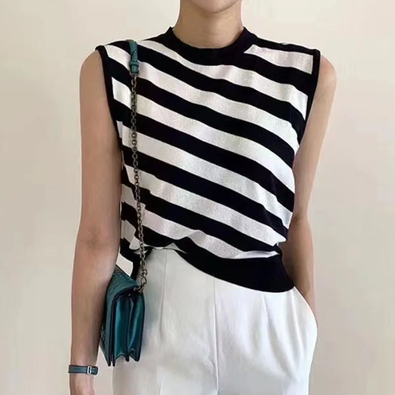 

ZCSMLL Sleeveless Sweater Vest Top Women's Korean Chic Minority Retro Round Neck Diagonal Stripe Contrast Slim Female Tee
