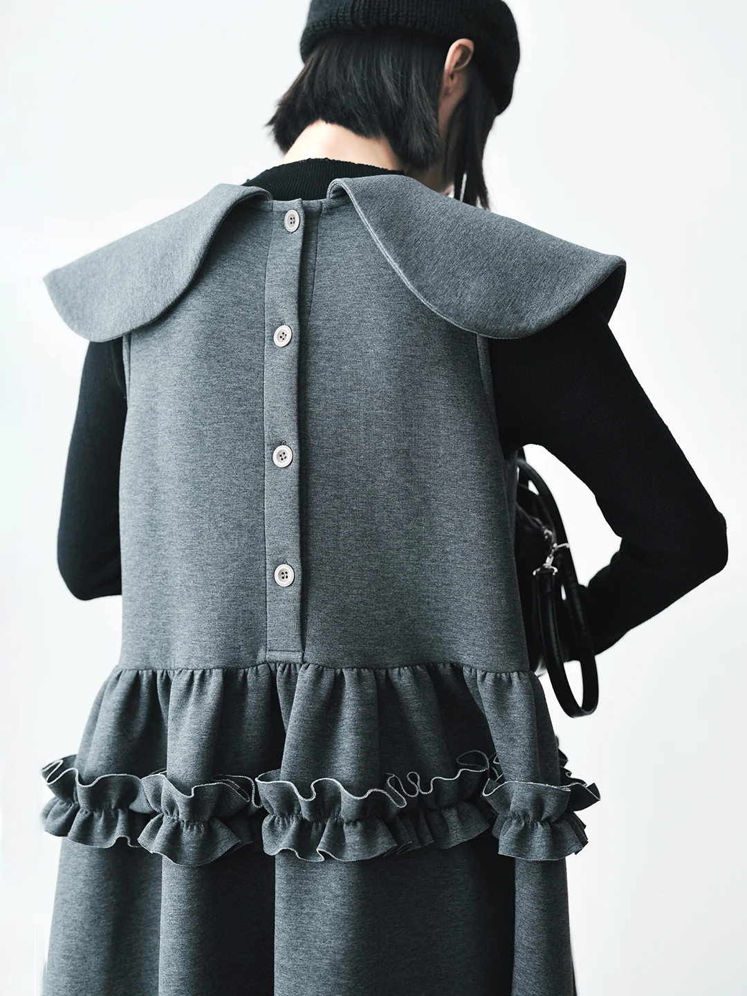 Оригинальный дизайн IMAKOKONI кружевное лоскутное платье средней длины без рукавов с