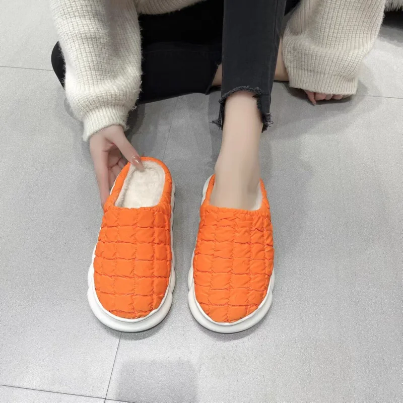 Купи Women Winter Home Slippers Plush Shoes Men Unisex Thick Platform Footwear Famale Warm Cotton Boots Couple Ladies Slippers за 306 рублей в магазине AliExpress