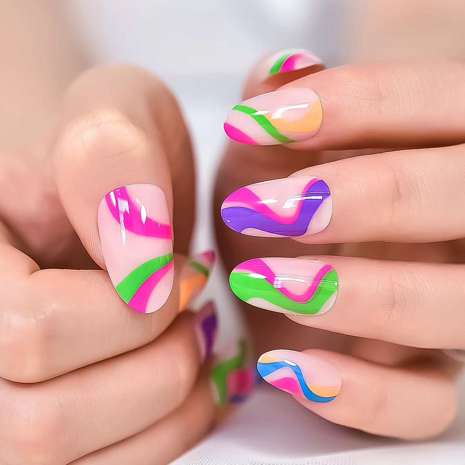 Мгновенно Обновите свой внешний вид с помощью 24 шт. коротких глянцевых радужных