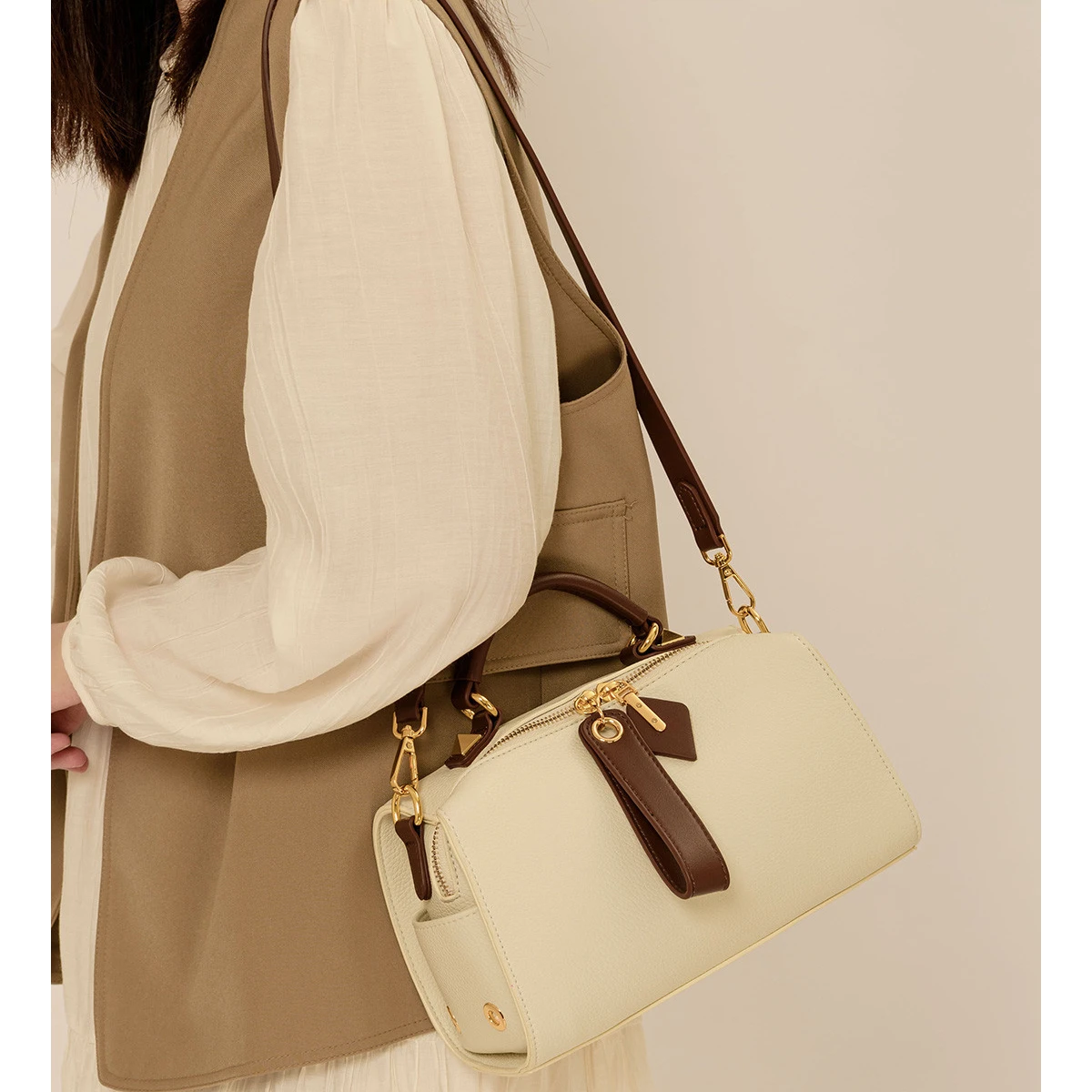 

Женская сумка через плечо, с верхней ручкой