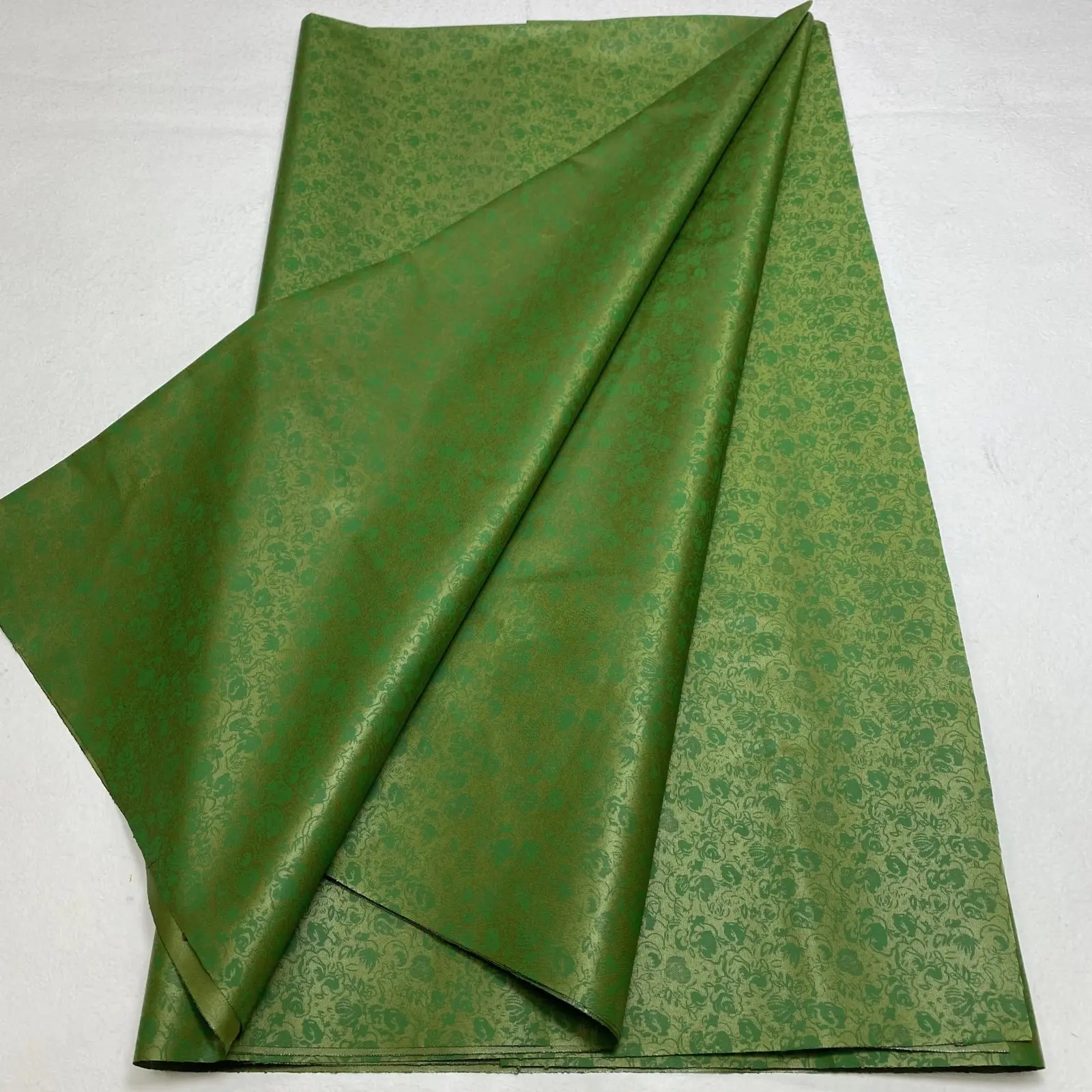 

Горячая Распродажа Bazin богатая парча 2022 Высокое качество 100% хлопок Гвинея базин богатая ткань мягкая искусственная ткань для мужчин 5 ярдов/...