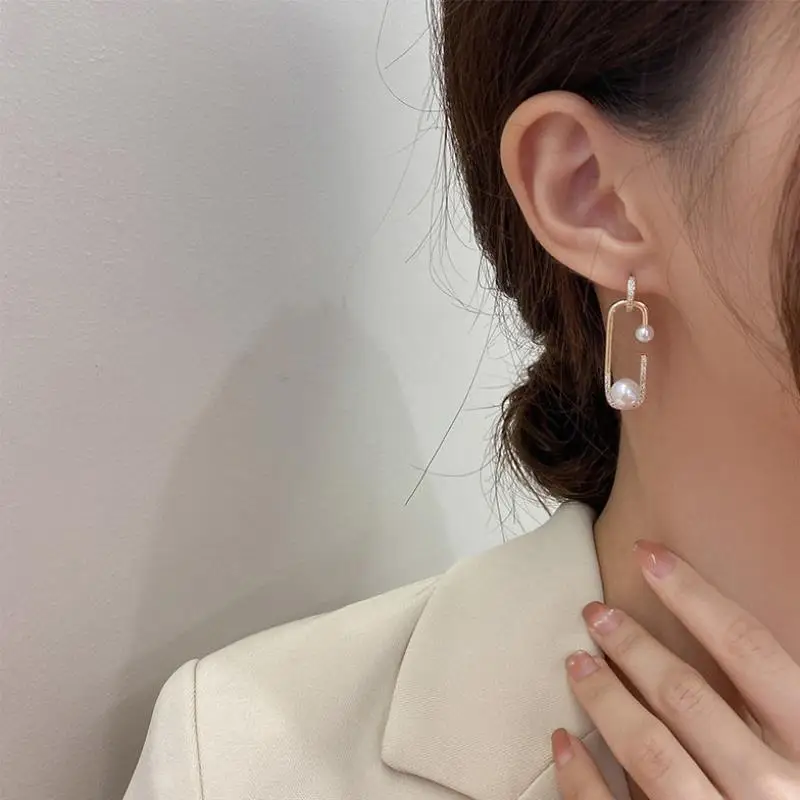 

S925 Silver Brooch Style Diamond-studded Pearl Design Sense Fashionable Temperament Atmosphere Earrings Women Jewelry Wholesale