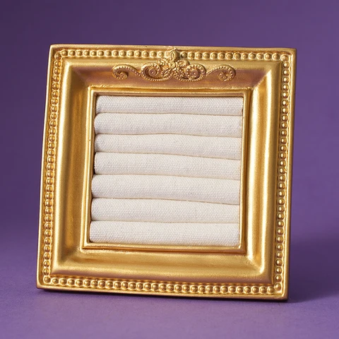 Ретро стойка для колец и сережек