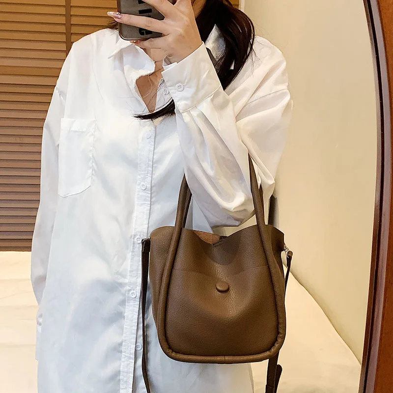 

Popular Handbag Women's Bag 2022 Spring New Trendy All-match Shoulder Bag Niche Messenger Bag Fashion Portable Bucket Bag