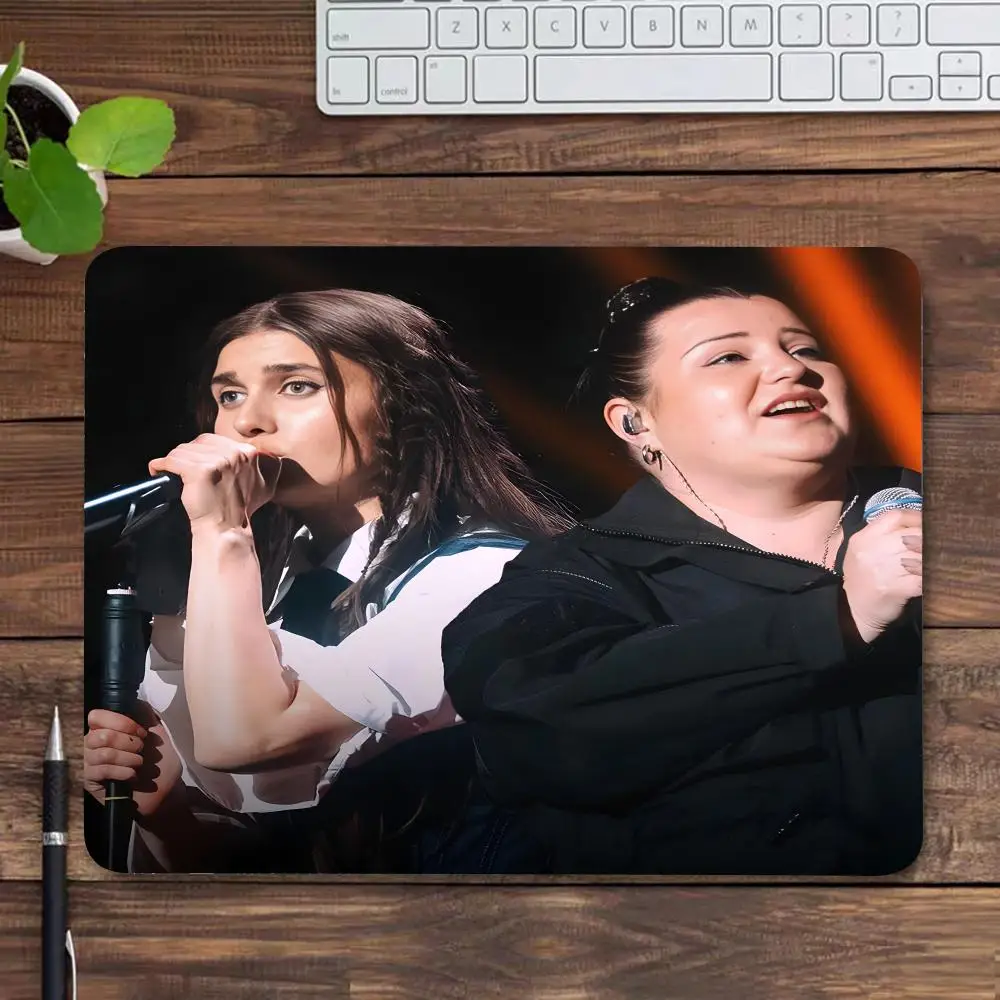 Singer Alena Alena&amp J-Jerry Heil MINISO Mouse Pad Ultrafine Surface Gaming Accessories Keyboard Pads Gamer Mat Rubber Desk