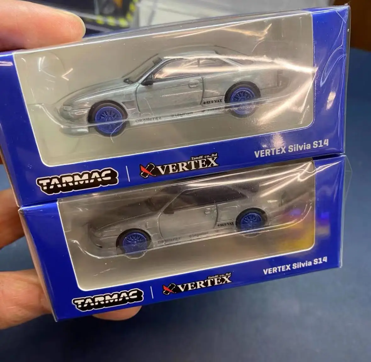 

* Ценный товар для Чейза * Tarmac работает с вертексом 1:64 для Nissan Silvia S14, синяя модель Чейза для автомобиля