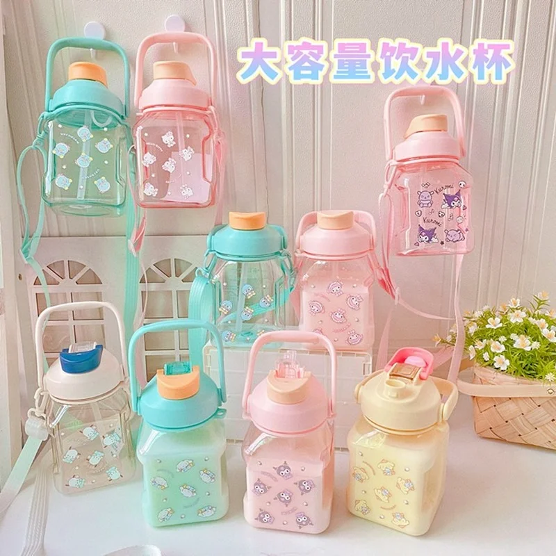 

1350ML Kawaii Sanrioed Anime series mymelody Kuromi Cinnamoroll cute fashion Large Capacity Water Cup Sippy Cup Can Crossbody