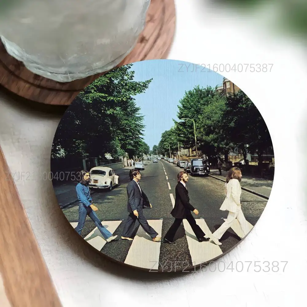 

Деревянные подставки под кружки The B-Beatles Band HELP