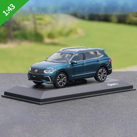 Масштабная модель Volkswagen Tiguan 2022 1:43