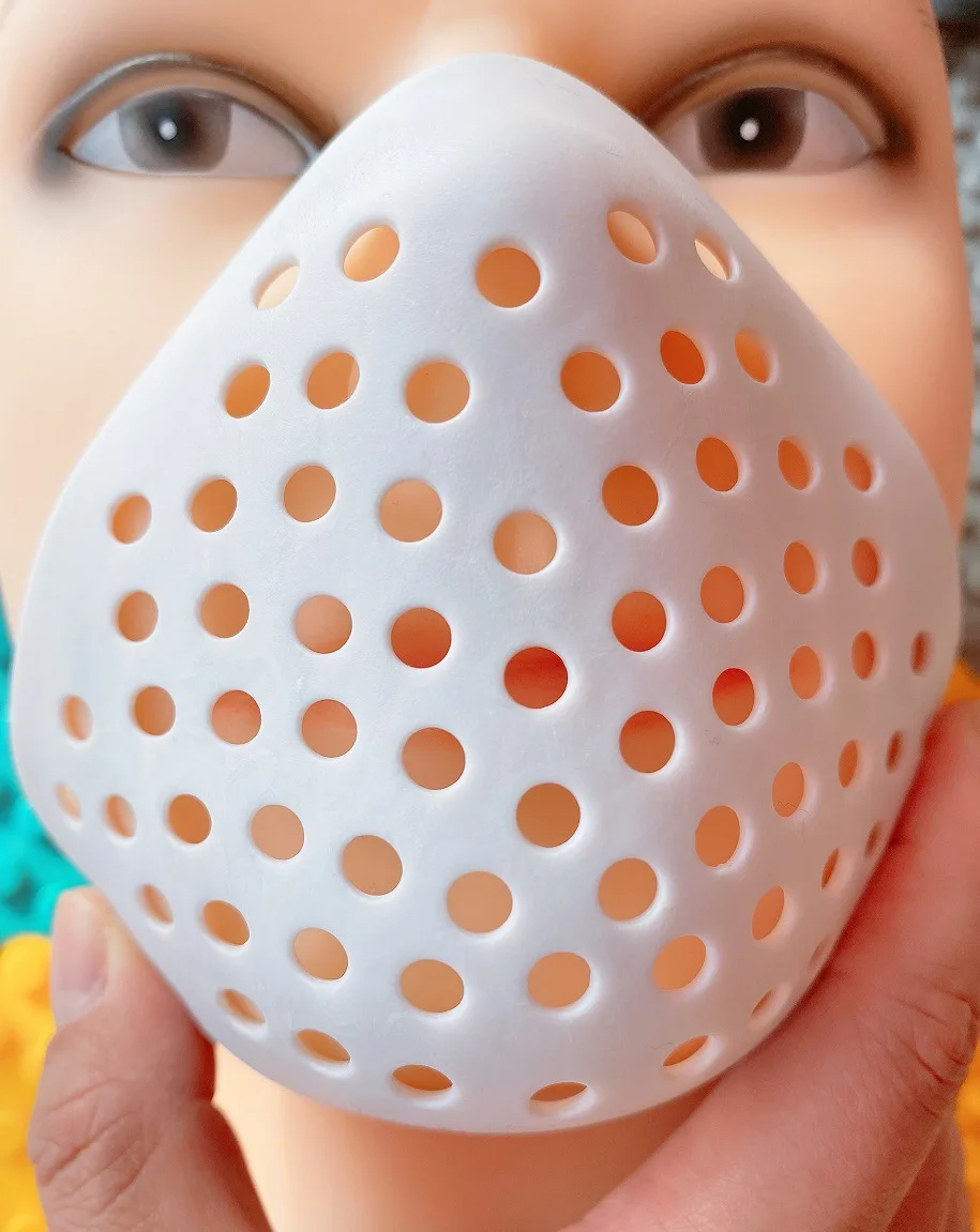 Мягкая силиконовая маска для лица 4 цвета красный черный белый зеленый |