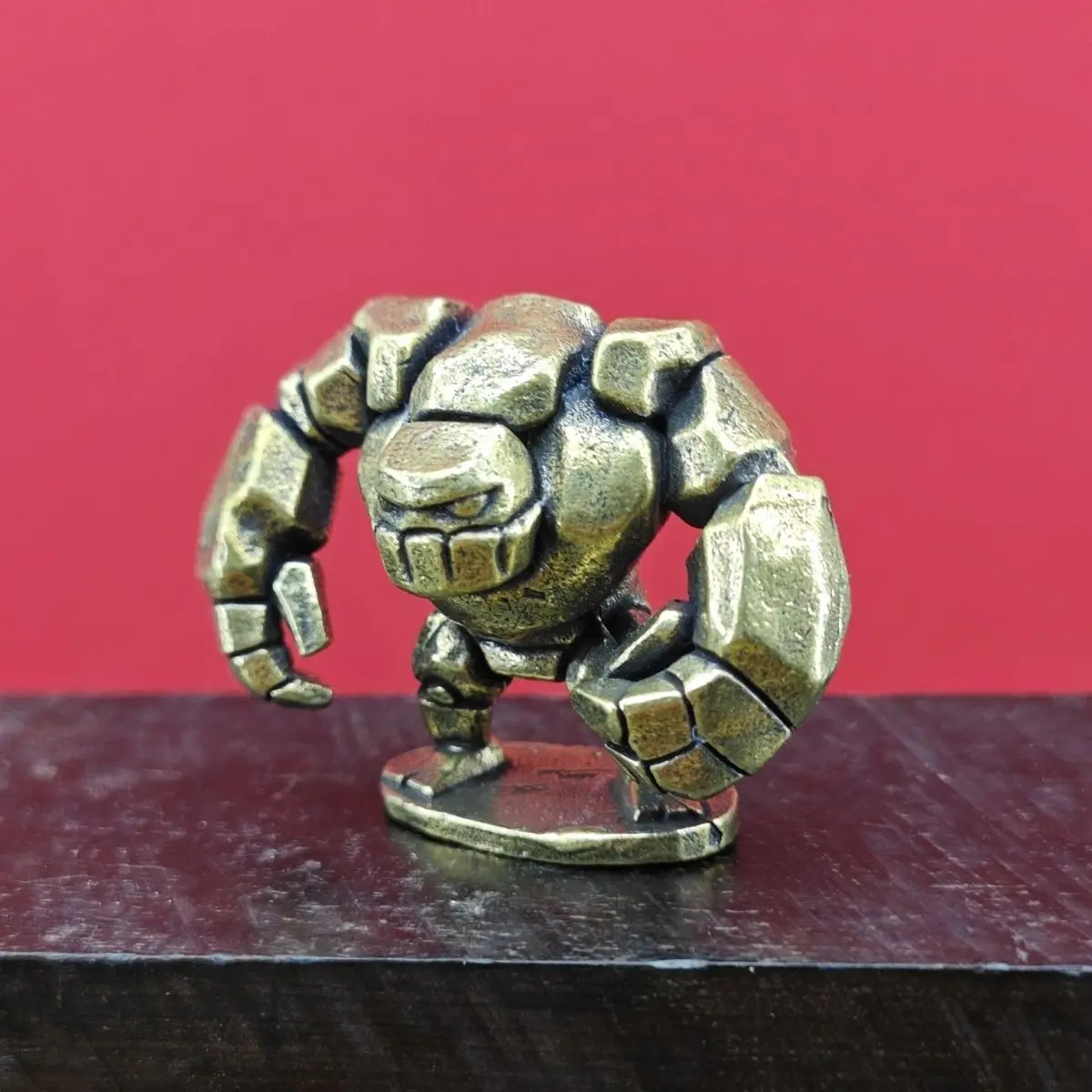 Фото Латунная статуя Golem Gargoyle, инфракусная миниатюрная каменная мужская медная мини-статуэтка, украшение, подарок 30x40 мм №3