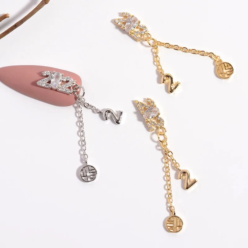 

Ювелирные изделия для дизайна ногтей 2022, новый год, циркон, супер-вспышка, подвеска для ногтей нового года, 5 шт.