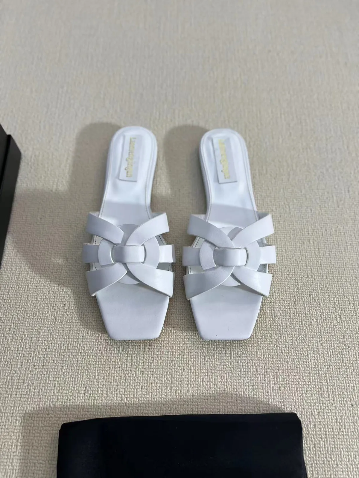 Classic square head flat bottom full leather slippers, cowhide upper, sheepskin lining, high-end fashion and comfortable sandals