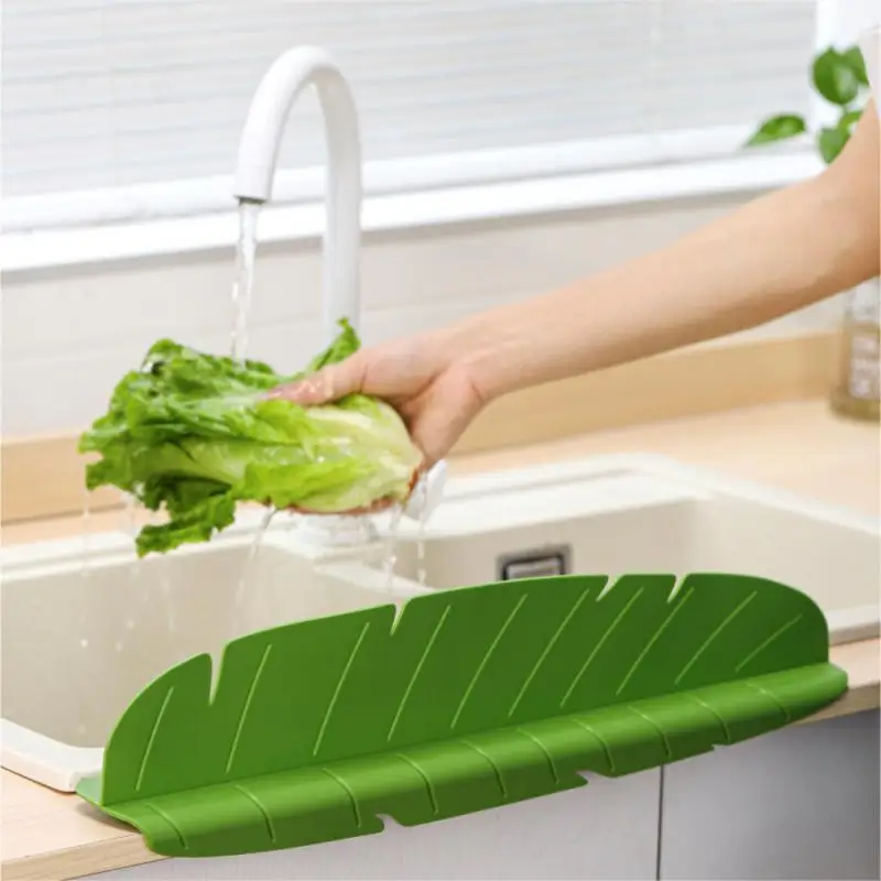 

Silicone Kitchen Sink Water Splash Guards Anti-Splash Water Baffle Board Reusable Sink Splash Guard Home Plate Kitchen Gadget