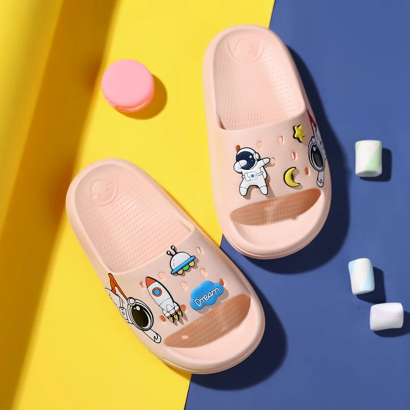 

Children Slippers Pantufa Boys Cartoon Astronaut Shoes Soft Casual Breathable Toddler Slippers Kids Super Light Eva Garden Shoes