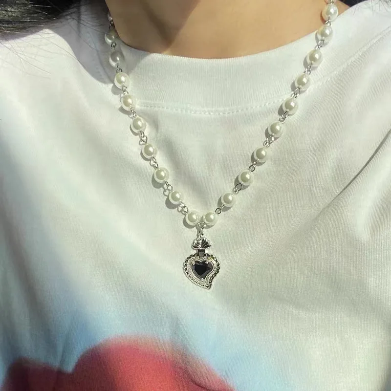 

XIPPOSS Radiant Heart Necklace High-end Fall and Winter Versatile Clavicle Chain Heart Gemstone Pendant Necklace