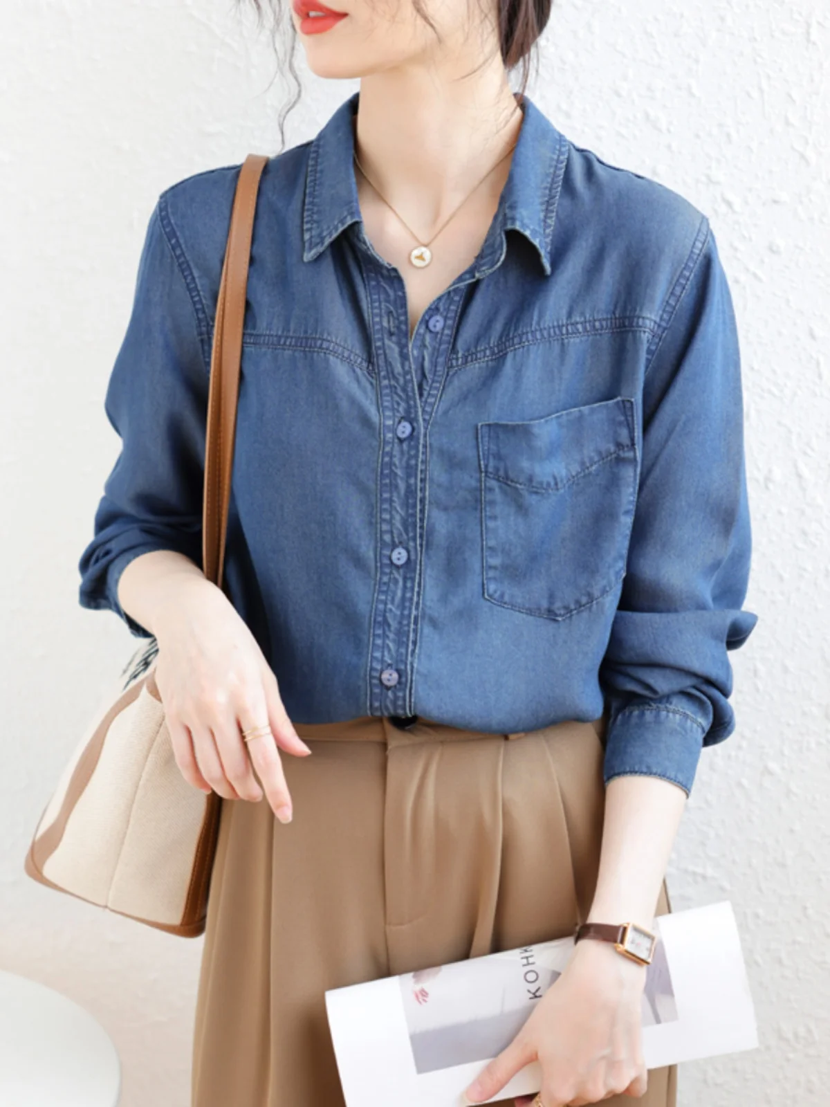 Дизайнерская рубашка из джинсовой ткани для женщин Новинка весна-осень 2024