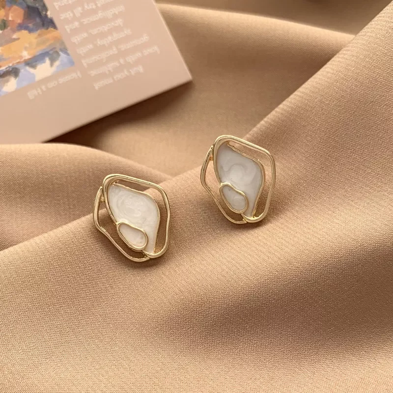 

Fashion Shell Acetate Geometric Irregular Enamel Stud Earrings for Women Trendy Jewelry Unusual Asymmetric Earrings