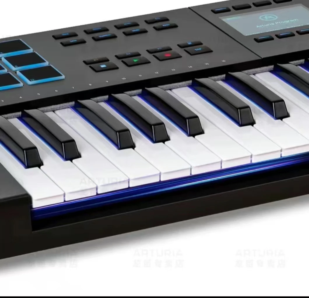 Фото Arturia KeyLab Mk3 88 - Профессиональная MIDI-клавиатура с полувзвешенными клавишами №3