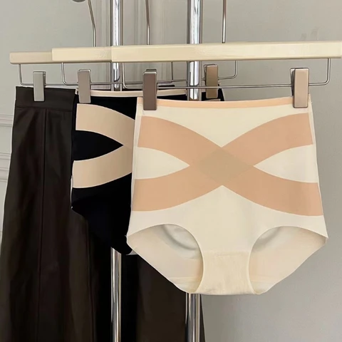 Корректирующие трусики Macroupta