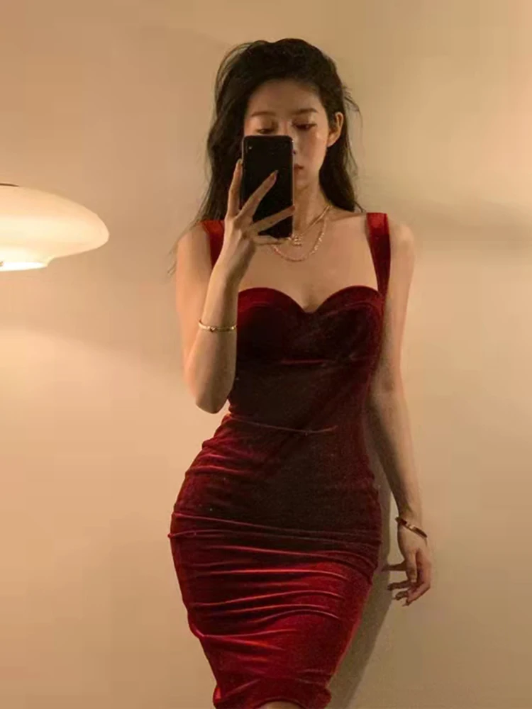

2022 Summer Open Back Velvet Slim Black And Red Slip Dress Women