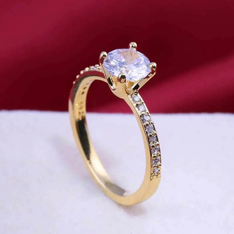 

Fashion Ladies Ring Geometric Square Golden Four-claw Set Round Diamond Ring Simple Temperament Girl Engagement Jewelry Gift Hot