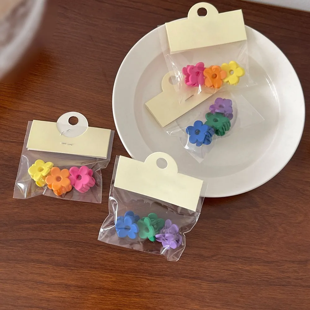 

3Pcs/Set Cute Small Flower Hairpin Multicolor Mini Claw Clips Girl Scrub Sweet Hair Claw Fashion Hair Clip Kid Hair Accessories