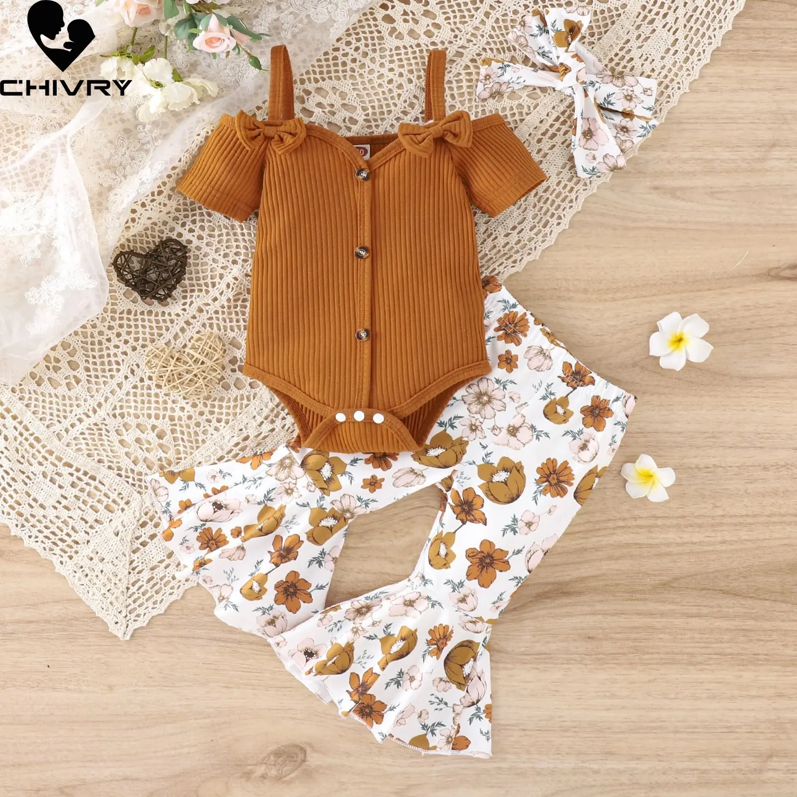 Комплект одежды для маленьких девочек