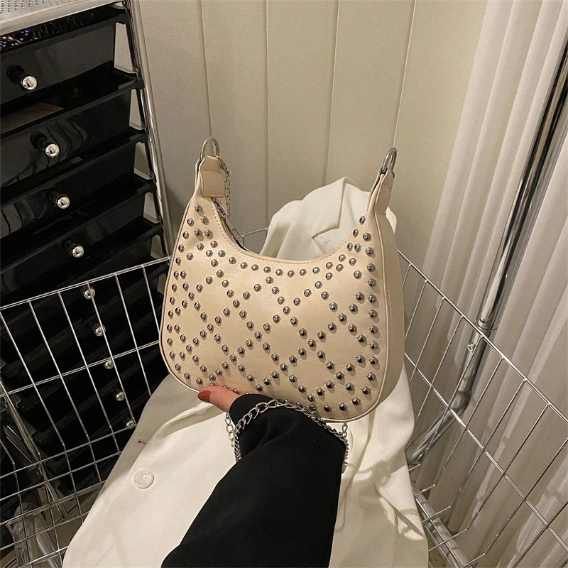 

2023 Ins Female 2023 New Design Simple Casual Armpit Messenger Bags Rivet Chain Pu Leather Bags Dumpling Type Bags Shoulder Bags