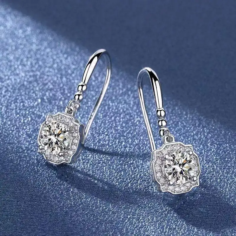 

Genuine Moissanite Stud Earrings Female S925 Sterling Silver Light Luxury Small High Sense