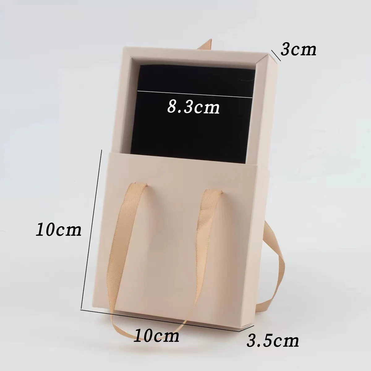 

Бумажная шкатулка для украшений