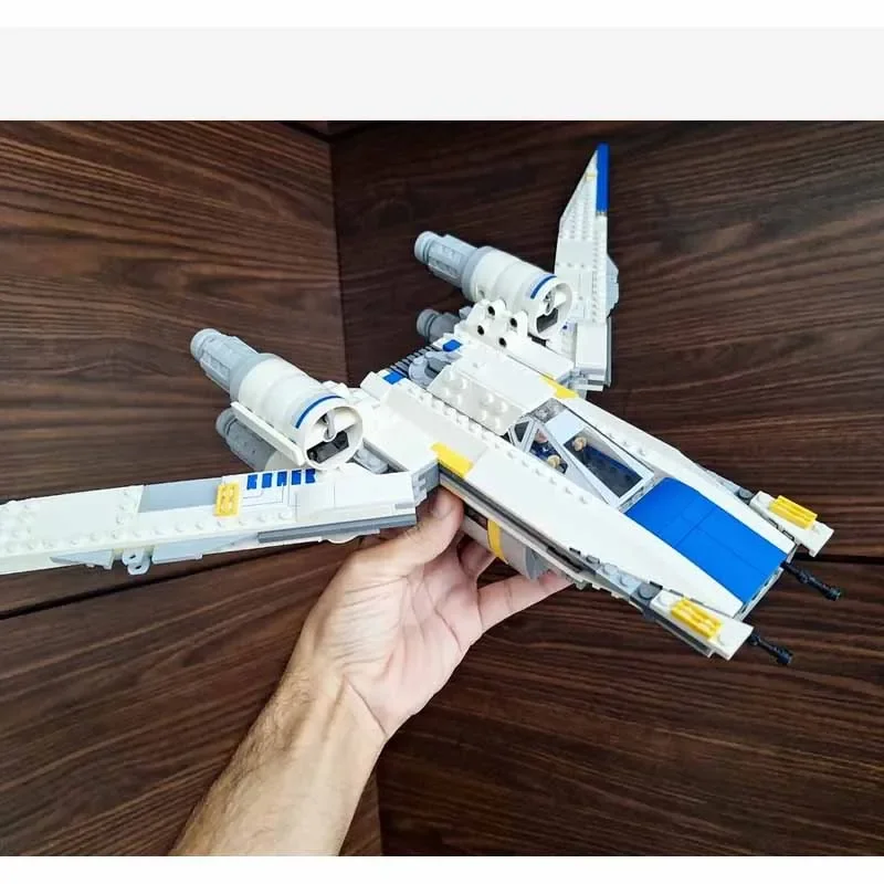 Конструктор вертолета 75155 из пластика