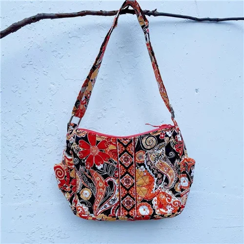 

Сумка-мессенджер через плечо