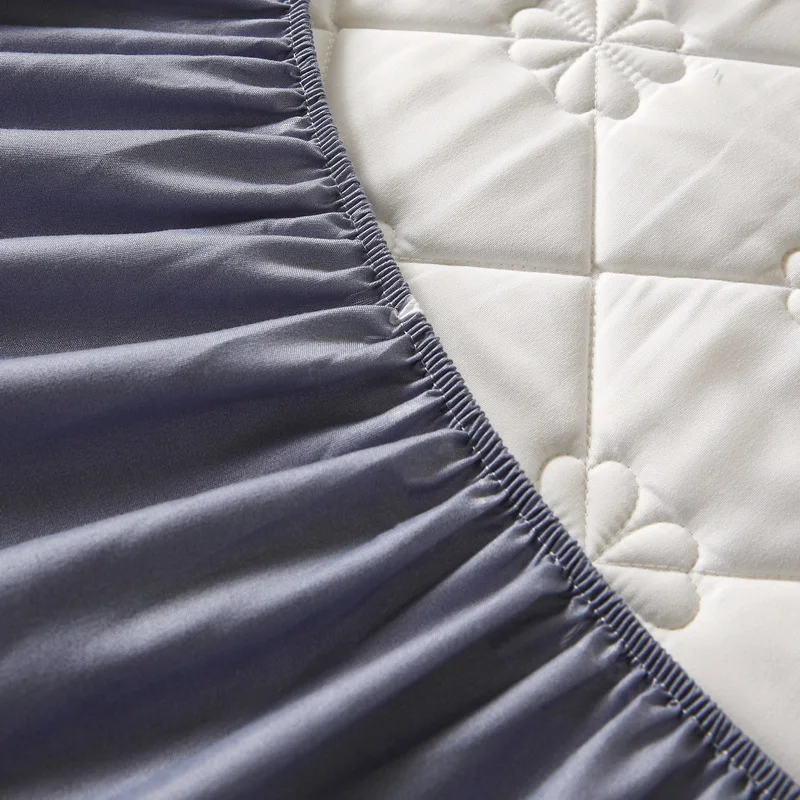 Утолщенная стеганая супер мягкая простыня с мультяшным принтом без наволочки