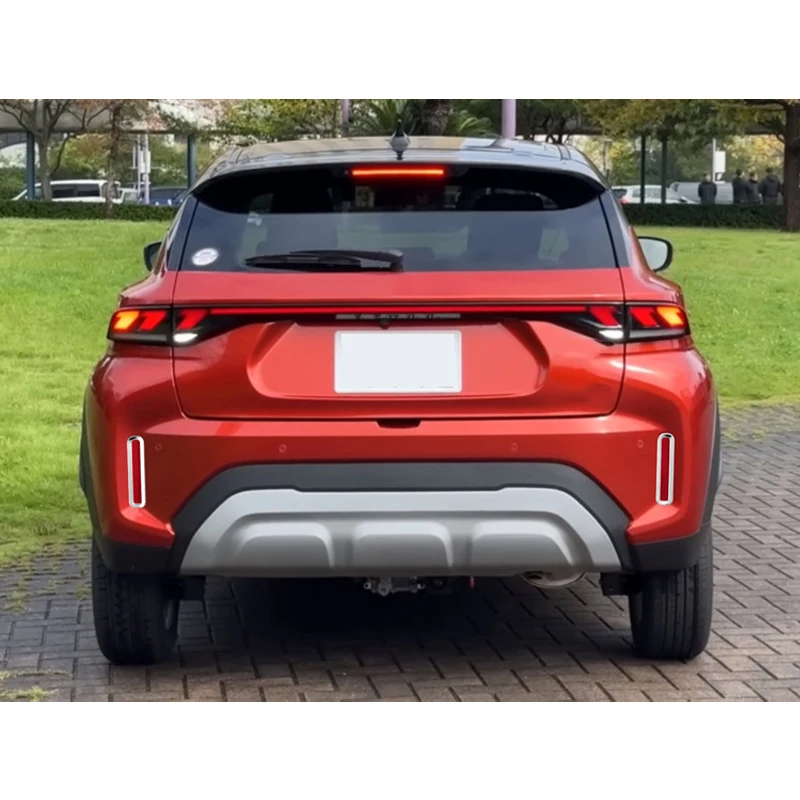 Фото Накладки на противотуманные фары для Suzuki Fronx 2023-2025: Защитные наклейки и декоративные элементы для тюнинга экстерьера автомобиля №5
