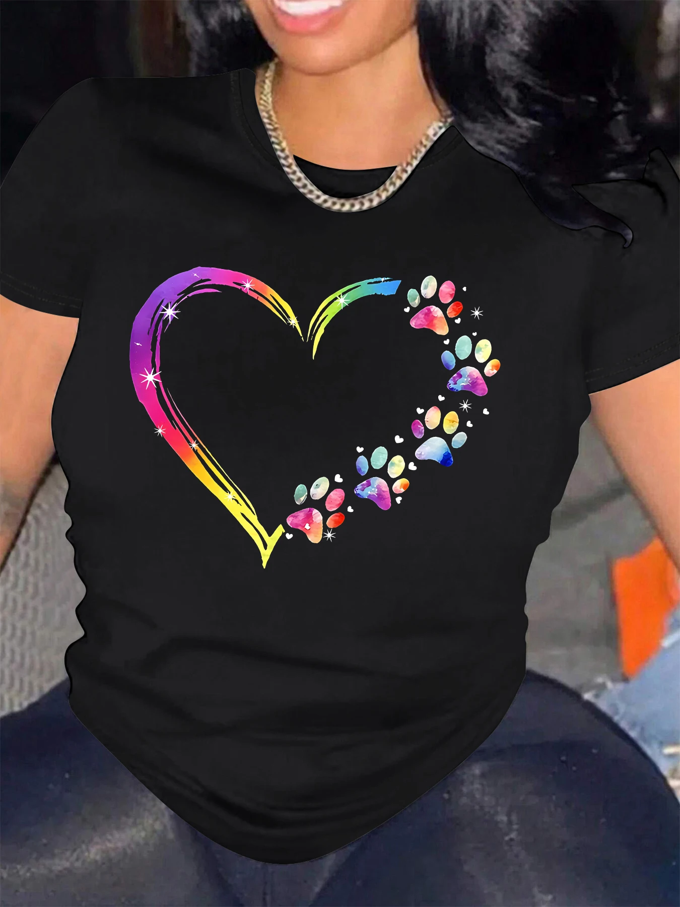 Женская футболка с коротким рукавом и круглым вырезом принтом