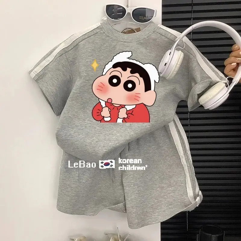 Фото Милый спортивный костюм для мальчиков в стиле аниме Crayon Shin Chan, детский комплект из 2 предметов из мягкого хлопка, комплект из футболки и шорт в корейском стиле, комплект домашней одежды Kawaii №4